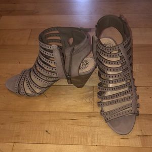 Vince Camuto size 9M/40 open toe beige heel